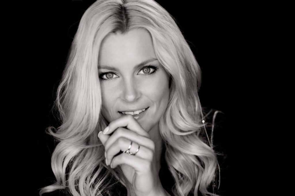 Victoria_Helene_Fischer_Double