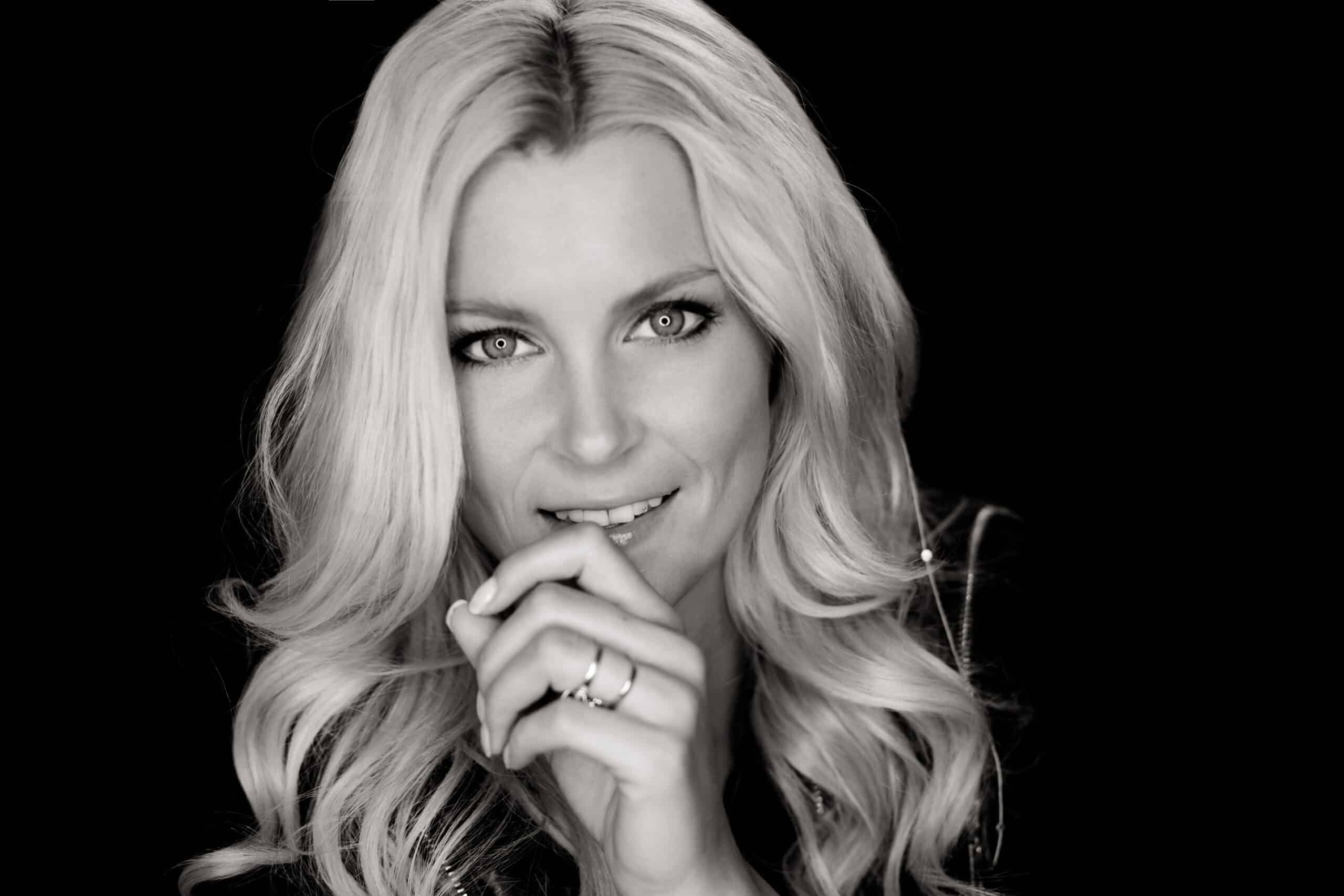 Victoria_Helene_Fischer_Double